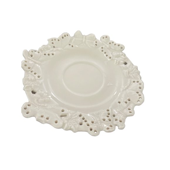 Tea Cup and Saucer exculsive - Picture 3 of 4